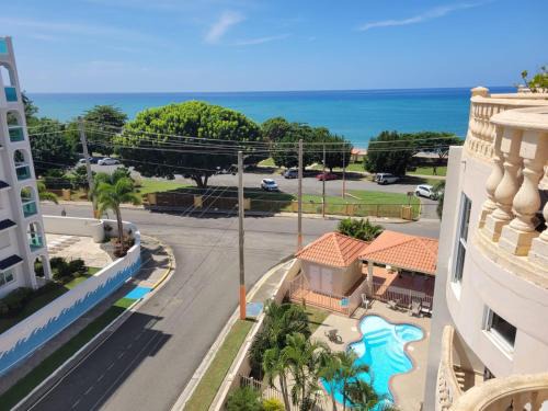 Rincon Apartamento | Costa Ensenada Penthouse 505 across the street from Balneario beach