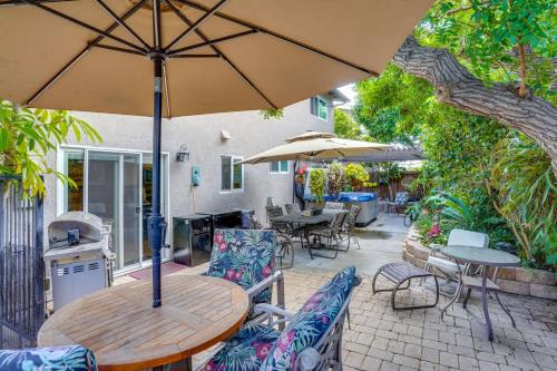 East Side Costa Mesa Apartamento | Costa Mesa Rental with Private Hot Tub and Fire Pit!
