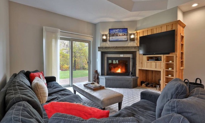 Ludlow Casa | Peaceful Ski-in/ski-out condo at Solitude Okemo - Direct Ski Access