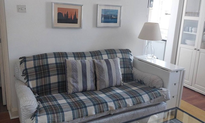 West End Apartamento | Cosy 1-bed apartment in Dean Village - the most picturesque area of Edinburgh 🌳