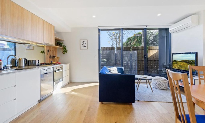 Flemington Apartamento | Cosy 1-Bed with Private Balcony By Showgrounds