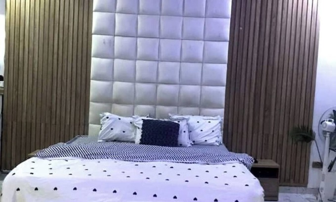 Lagos Casa | Cosy 1BDR Apartment with balcony& WiFi 24/7 Lekki.