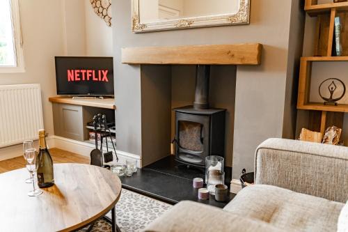 Chester Casa | Cosy 2 bed cottage in charming village of Christleton - For up to 5