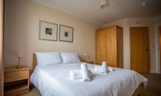 Basingstoke Apartamento | Cosy 2 bed flat near train station Basingstoke with Free Parking!