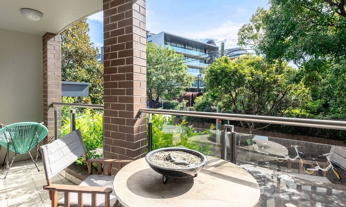Redfern Apartamento | Cosy 2-Bed in Redfern with Terrace & Parking