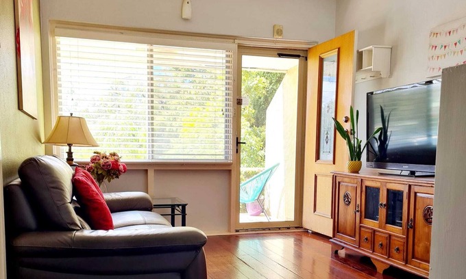 Kensington Casa | Acogedora casa de campo de 2 habitaciones, patio trasero grande y cerrado para niños Fur y FurKids 🐶