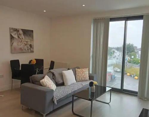 Slough Apartamento | Cosy 2-bedrooms with free parking, Flat 5