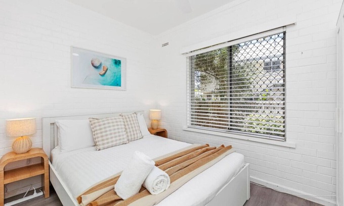 Scarborough Apartamento | Cosy 2BR in Scarborough w/ Pool!