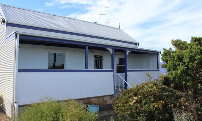Kingscote Casa | Cosy 3 bedroom cottage in the centre of Kingscote