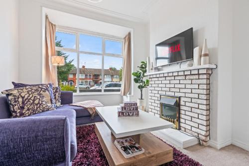 Hull Casa | Cosy 3-bedroom house, garden, fast wi-fi, 6 mins walk to Hull fair, 4 mins drive to MKM stadium perfect for Contractors, Families, HRI hospital locum staff and corporate guests
