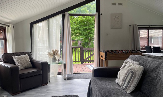 South Cerney Cabina | Cosy 3 Bedroom Wooden Lodge in South Cerney
