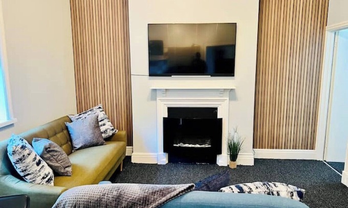 Birmingham Apartamento | Cosy 3BR w/ Smart TV & Parking near Utilita Arena