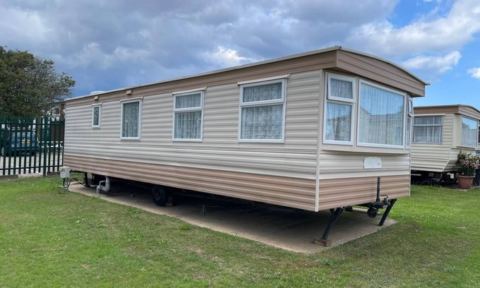 Scratby Casa | Cosy 4 berth caravan nearby Scratby beach, Norfolk ref 43045G