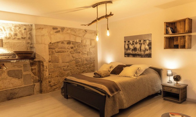 Eyragues Apartamento | Cosy 55m2 Provencal apartment with charming Patio, near Alpilles