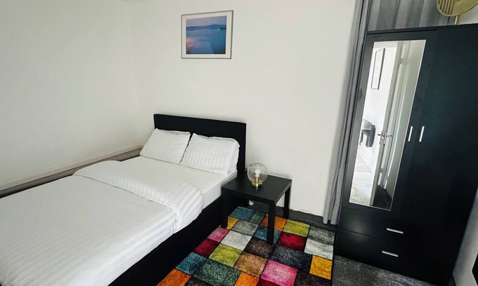 Kidbrooke with Hornfair Casa | Cosy and Comfy Deluxe Luxury Apartment close to the o2 Arena, Cutty Sack / Parks