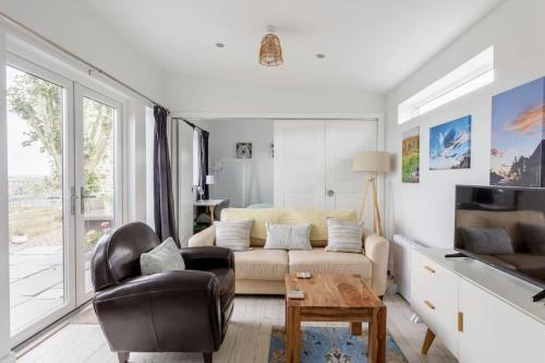Ellon Casa | Cosy and modern 1 bedroom garden house - very dog friendly!