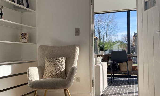 Lokeren Otro | The Conservatory, your cozy and stylish stay!