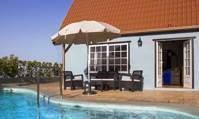 La Orotava Cabaña | Cosy and rustic farm house with pool, views, fresh and eggs.