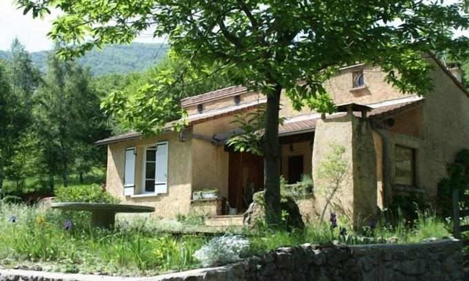 Mayres Casa | Acogedor y muy agradable casa de vacaciones en un pequeño pueblo francés