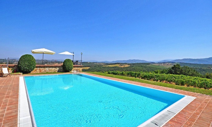 San Casciano in Val di Pesa Apartamento | Apartamento con piscina, WIFI, TV, vista panorámica, aparcamiento, cerca de Greve In Chianti