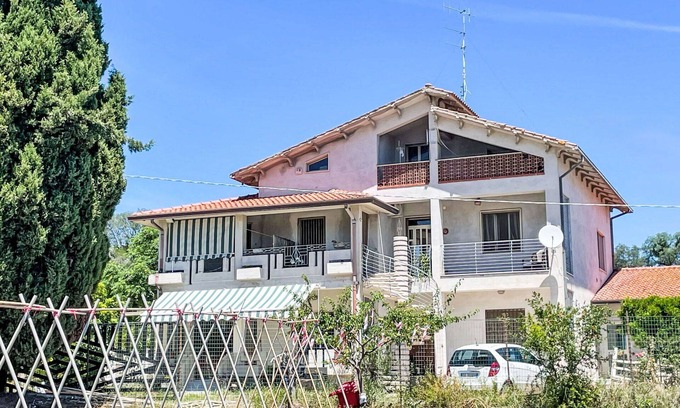 Torino di Sangro Apartamento | Bonito apartamento para 6 personas con A/C, TV, patio, vista panorámica y aparcamiento