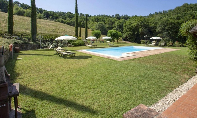 San Giovanni Valdarno Apartamento | Bonito apartamento para 6 personas con WIFI, piscina, TV, terraza, mascotas permitida y aparcamiento
