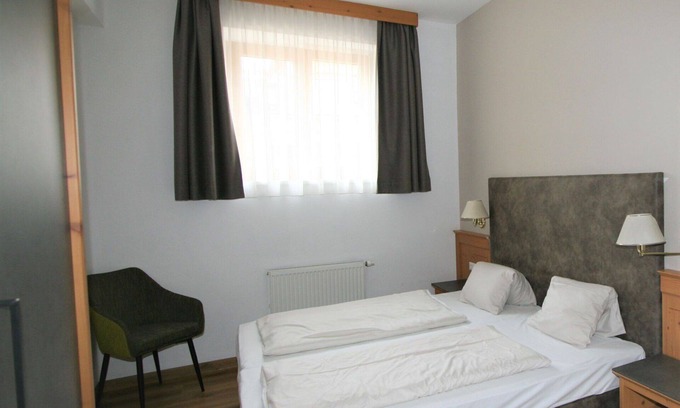 Stumm Apartamento | Precioso apartamento con piscina, WIFI, TV, terraza, mascotas permitida y aparcamiento