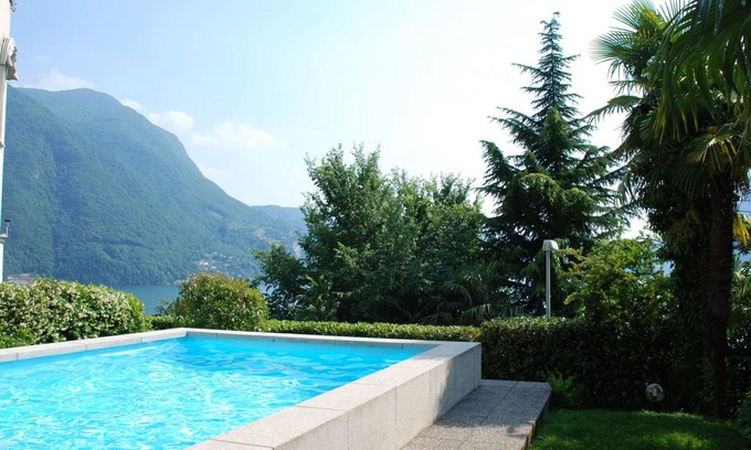 Castagnola Apartamento | Acogedor apartamento para 2 personas con piscina, WIFI, TV, patio, vista panorámica y aparcamiento