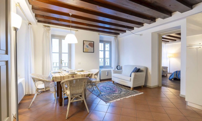 Morbegno Apartamento | Acogedor apartamento para 2 personas con WIFI, TV, balcón y aparcamiento