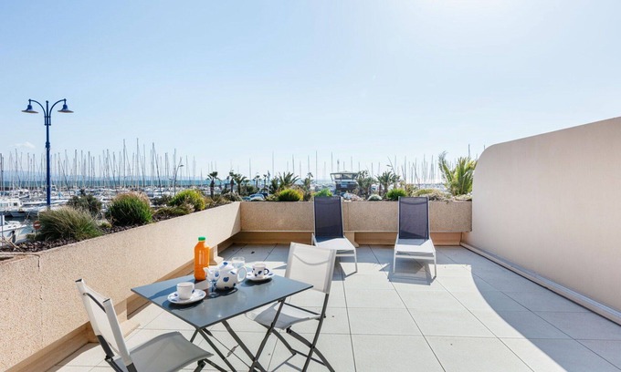 Toulon - Hyeres Apartamento | Precioso apartamento para 2 personas con WIFI, A/C, TV y terraza