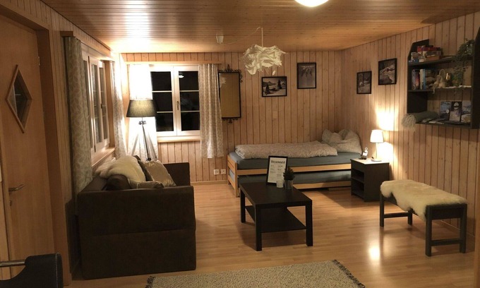 Adelboden Apartamento | Precioso apartamento para 3 personas con WIFI y balcón