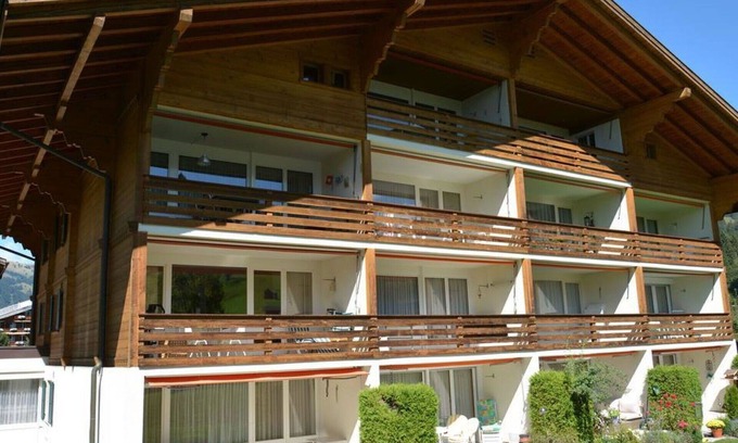 Gstaad Apartamento | Acogedor apartamento para 4 personas con WIFI, TV, balcón y mascotas permitida