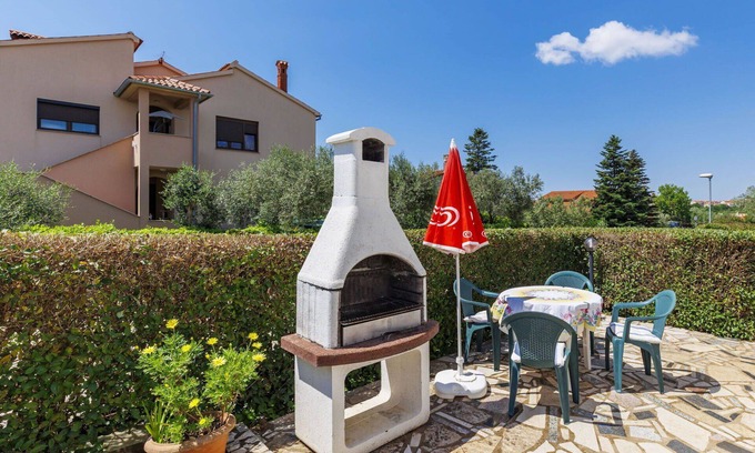 Valdebek Apartamento | Acogedor apartamento para 4 personas con A/C, WIFI, TV, terraza, mascotas permitida y aparcamiento