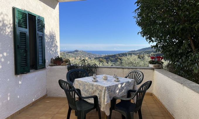 Torrazza Apartamento | Bonito apartamento con A/C, WIFI, TV, terraza, mascotas permitida y vista panorámica