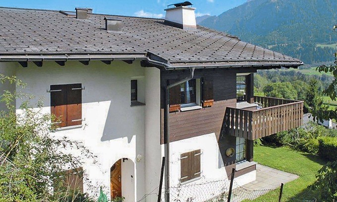 Schluein Apartamento | Precioso apartamento con WIFI, TV, patio, mascotas permitida, vista panorámica y aparcamiento