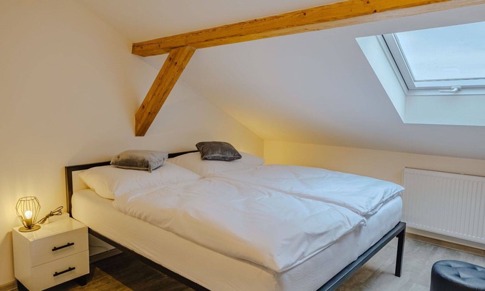 Trebon Apartamento | Acogedor apartamento para 5 personas con WIFI, TV, terraza y vista panorámica