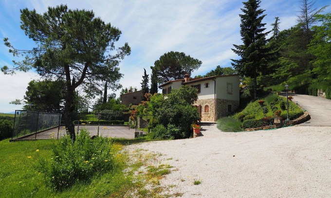 San Gimignano Apartamento | Bonito apartamento con WIFI, piscina, vista panorámica y aparcamiento, cerca de San Gimignano