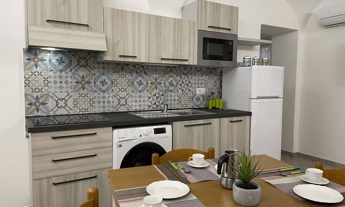 Spotorno Apartamento | Hermoso apartamento para 8 personas con WIFI, A/C y TV