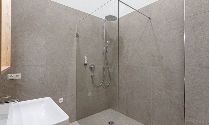 Mittersill Apartamento | Bonito apartamento para 6 personas con piscina, WIFI, TV, terraza y aparcamiento