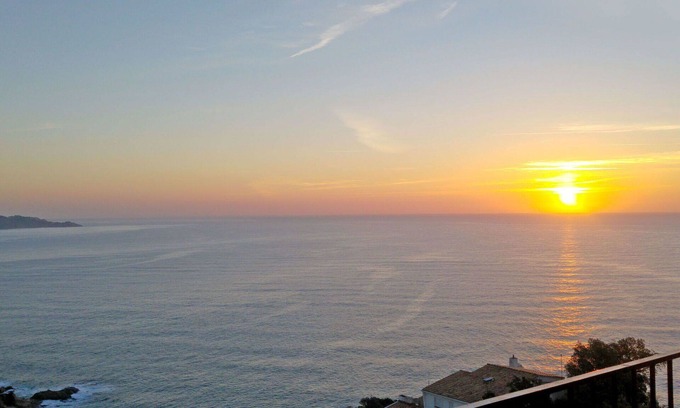 Tossa de Mar Apartamento | Bonito apartamento para 4 personas con WIFI, TV, terraza y aparcamiento