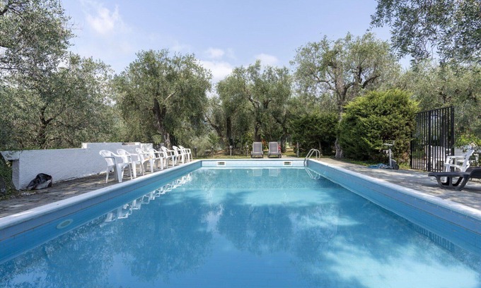 Gazzelli Apartamento | Bonito apartamento con WIFI, piscina, balcón, mascotas permitida, vista panorámica, aparcamiento