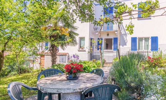Gera Lario Apartamento | Acogedor apartamento para 4 personas con WIFI, TV, balcón, mascotas permitida y aparcamiento
