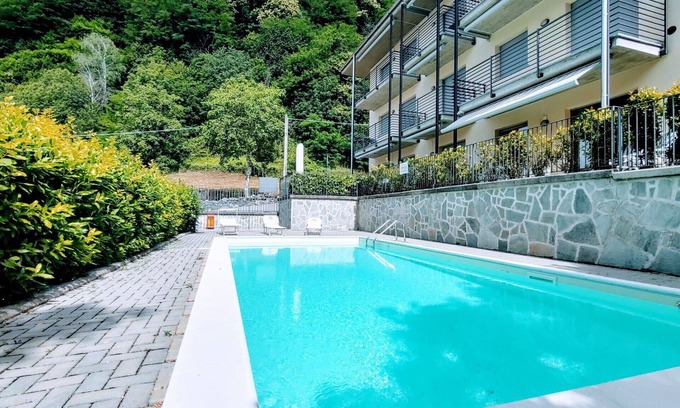 Gera Lario Apartamento | Precioso apartamento para 4 personas con WIFI, piscina, TV y terraza