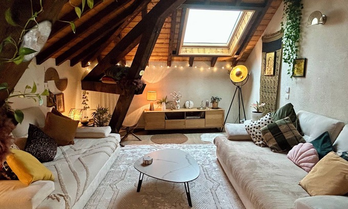 Bons-en-Chablais Apartamento | Cosy apartment: ideal for family, friends, couple