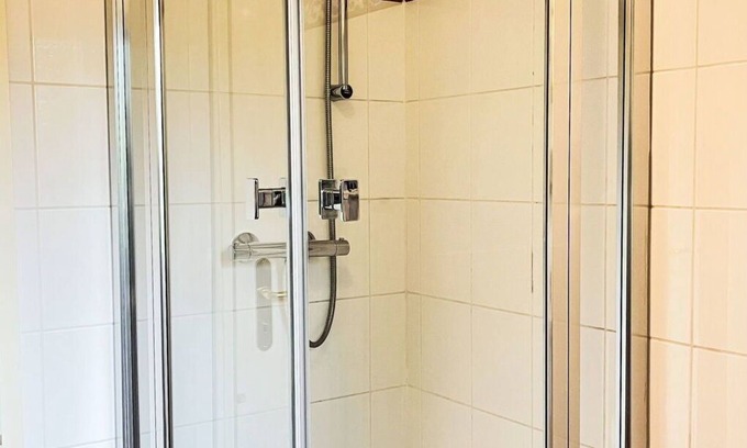 Feriendorf Frankenau Casa | Acogedor apartamento en villa para 4 personas con WIFI, TV, terraza y mascotas permitida