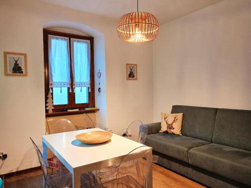 Carisolo Apartamento | Cosy Apartment in Carisolo with City View.
