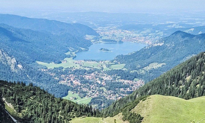 Schliersee Casa | Bonito apartamento en villa para 5 personas con A/C, TV, terraza, mascotas permitida y aparcamiento