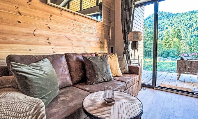 Fischbachau Casa | Acogedor apartamento en villa para 5 personas con A/C, TV y terraza