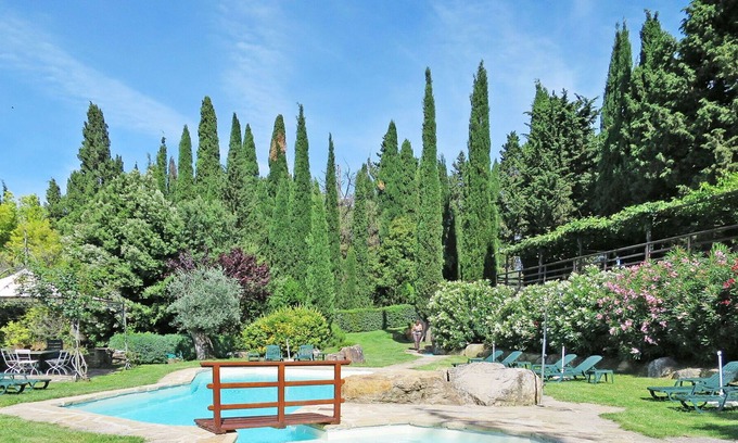 Roccastrada Villa | Hermoso apartamento en villa con WIFI, piscina, TV, patio, mascotas permitida y aparcamiento