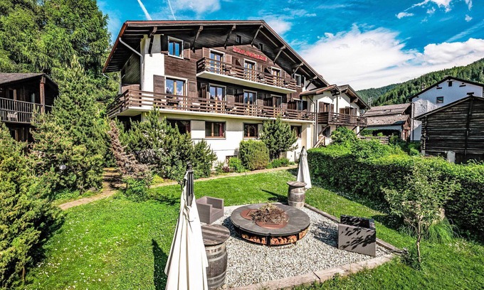 Vercorin Casa | Acogedor apartamento en villa para 23 personas con WIFI, jacuzzi y terraza